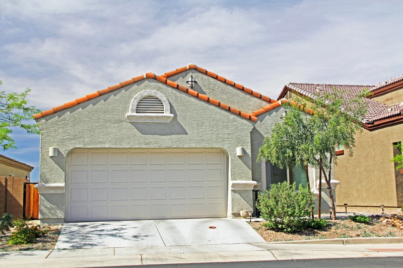 New One Story Ranch Moss Green Burnt Orange Stucco Home Tucson Arizona