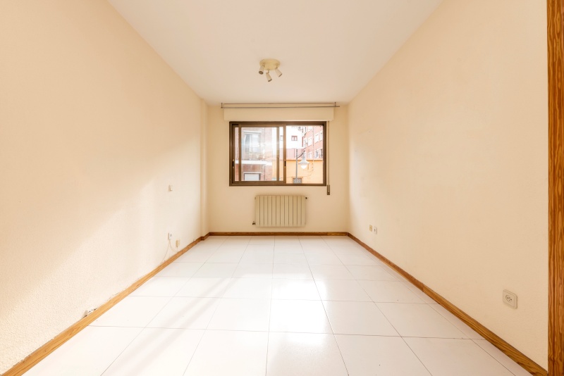 Empty Living Room Chestnut Wood Floors Freshly Painted Walls Drape Tec
